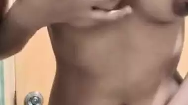 indian sexy bhabhi showing her body to her boss to select for the job