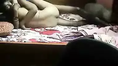 MMS video of swanky Desi girl who hooks up with her XXX penetrator