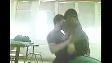 Fsiblog – Indian college girl first time fucked by mate in class room