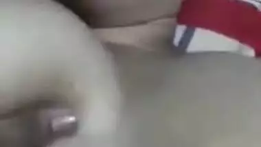 Fat naked bitch lets horny hubby finger her XXX pussy in MMS movie