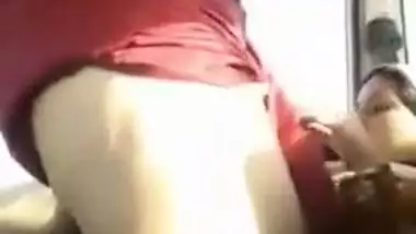 Amateur Indian couple stops car to have quick XXX chudai right in it