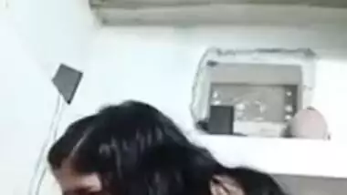 Bhabhi impresses her Desi man with XXX blowjob for live cam show