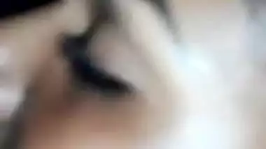 Close-up XXX video of Desi who has dick serving her pussy in MMS clip