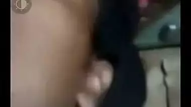 Teen with full lips and perverted guy in amateur close-up Indian video