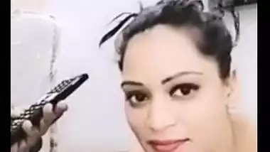 Paki Bhabi Playing With Lover Smoking and Pussy Licking Using Chocolate Cream