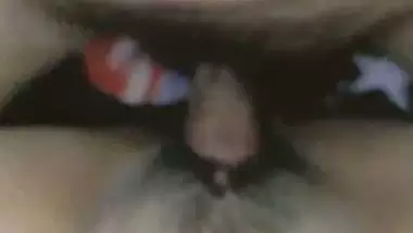 A young guy fills his cum in his GF’s deep cunt