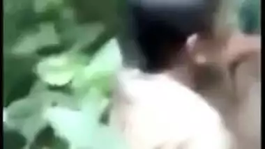 Desi mms sex videos, caught as devar fuck bhabhi outdoor In the jungle
