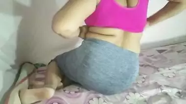 I See Best Friend Sister On Road Side Then I took Her Hotel Room Fuck Her Hard Till Pussy Crempie