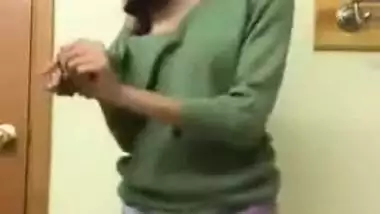 First porn video of the Desi woman with nice tits and skinny legs