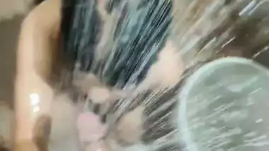 Blowjob under show by horny submissive desi girl