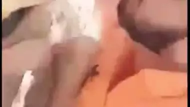 Local guy caught on Desi mms video of village lovers caught fucking outdoor