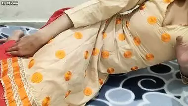 desi sexy girl enjoy kr rahi hai padosi aaahiq ne jam kar chudai ki
