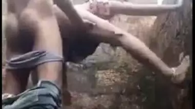 Desi mms sex. Cheating mature aunty caught for fucking outdoor in ruins