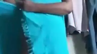 After shower Indian girl with perky XXX tits records quick sex video for BF