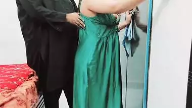 Desi Indian Maid Flashing Boobs And Ass To Old Man Got Fucked With Clear Hindi Voice