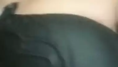 Boy makes Desi MILF happy and satisfied in XXX way in the MMS video