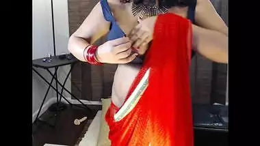 Desi student girl is very XXX exposing super-sexy tits in sex show