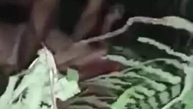 In turn men bonk lovely Desi girl lying in grass in XXX clip MMS