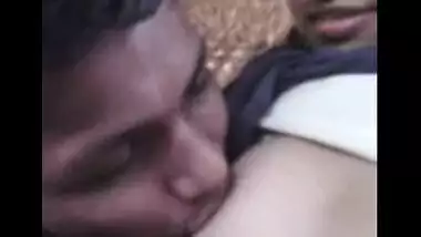 Desi sex video taken in resort with hot Mumbai girlfriend