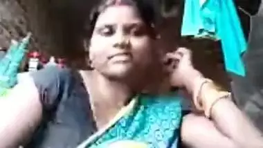 Today Exclusive- Desi Bhabhi Showing Her Ass And Pussy On Video Call Part 2