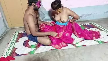Bengali Boudi In Seduce Newly Married Bhabhi And Fucked Rough From Behind ! Desi Bengali Ladki Ki Chudayi