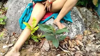 Indian Desi Girlfriend in Open Field Village Outdoor Sex In Forest On Rock
