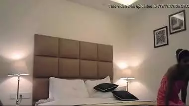 Desi nude girl having sex for the first time with her lover in a hotel room