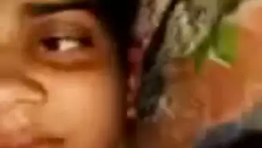 Desi wife hooks up with young man who prefers XXX pose from behind