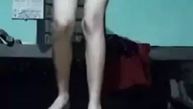 Slim village virgin strips to show her XXX pussy for Desi video