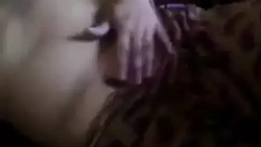 Good-looking Desi woman doesn't mind posing for the porn video