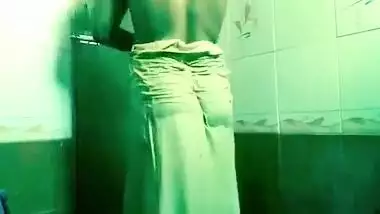 Married guy can jerk off watching porn video where Indian takes a shower