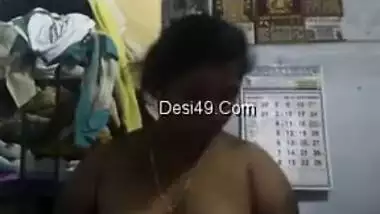 Boy watches Desi slut getting naked for him and pays for XXX tits