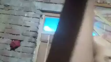 Village lady records her hairy pussy in desi nude MMS