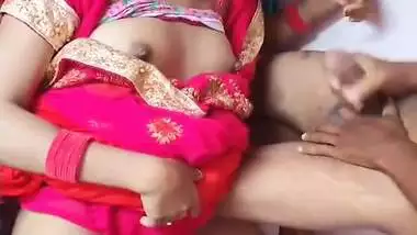 The girl in a saree gives an Indian blowjob and eats cum