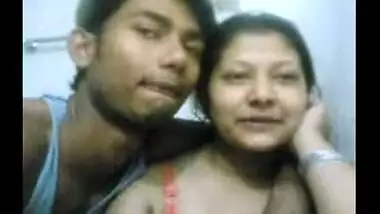 Amateur lovers do first time sex so girl kuwari chut seal broken with