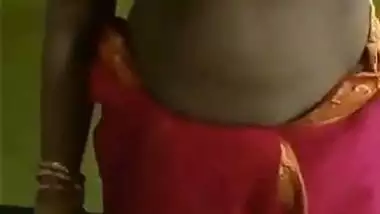 Big boob Tamil Bhabhi strips in nude MMS for her BF