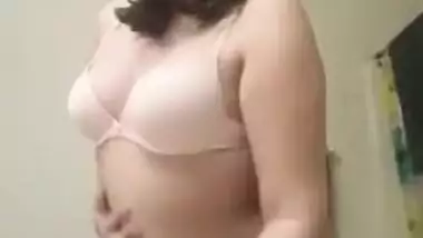 Girl flashes her small sex tits and takes a XXX toy for Desi masturbation