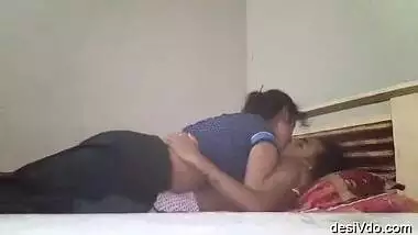 Beautiful Bangladeshi Girl Hard Fucked By Hubby After Getting Married With Bangla Talk And Moaning 4 New Clips Part 1