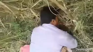 Exclusive- Hot Look Desi Randi Bhabhi Out Door Sex With 2 Customer
