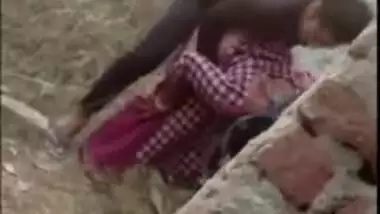 Desi aunty fucking in the outdoor - her got caught and made mms porn