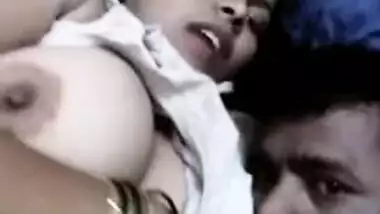 Desi guy kisses juicy XXX nipples of chubby GF during relax in bed