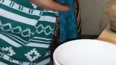 Indian wife exposes and milks her XXX boobies in a sex video blog