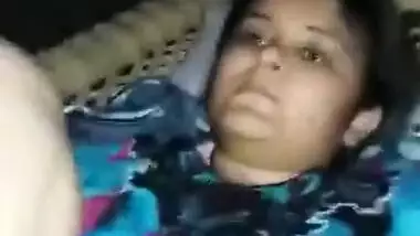 Desi Sooo Beautiful Bhabhi asking Hus bro use condom before fuk real Beauty with hindi Audio