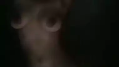 Best in class hot Indian babe showing curvy naked figure