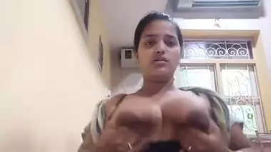 Sexy Indian girl takes her big XXX boobies out in the sex video