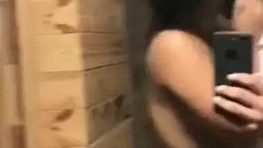 Man films on phone camera how he kisses Indian and touches her XXX butt