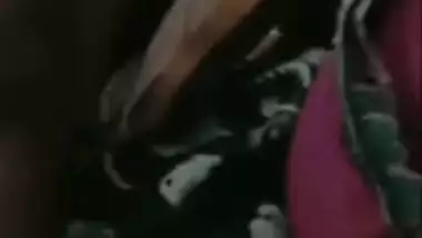 Aunty with perfect pussy lies in bed with legs wide open in XXX video