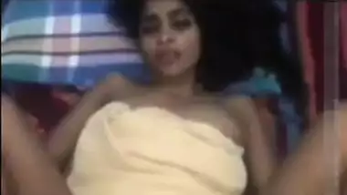 Indian guy buys a camera and tests it during amateur porn activity
