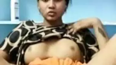 Desi girl shows off pussy to XXX lover via video link and becomes MMS
