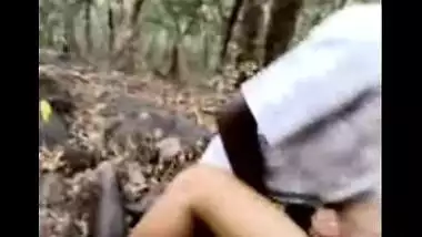 Tamil outdoor sex video of mature village bhabhi fucked by neighbor